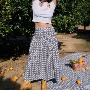 LISA SAYS GAH MAEVE MIDI SKIRT- NAVY DAISY GINGHAM  Size Large